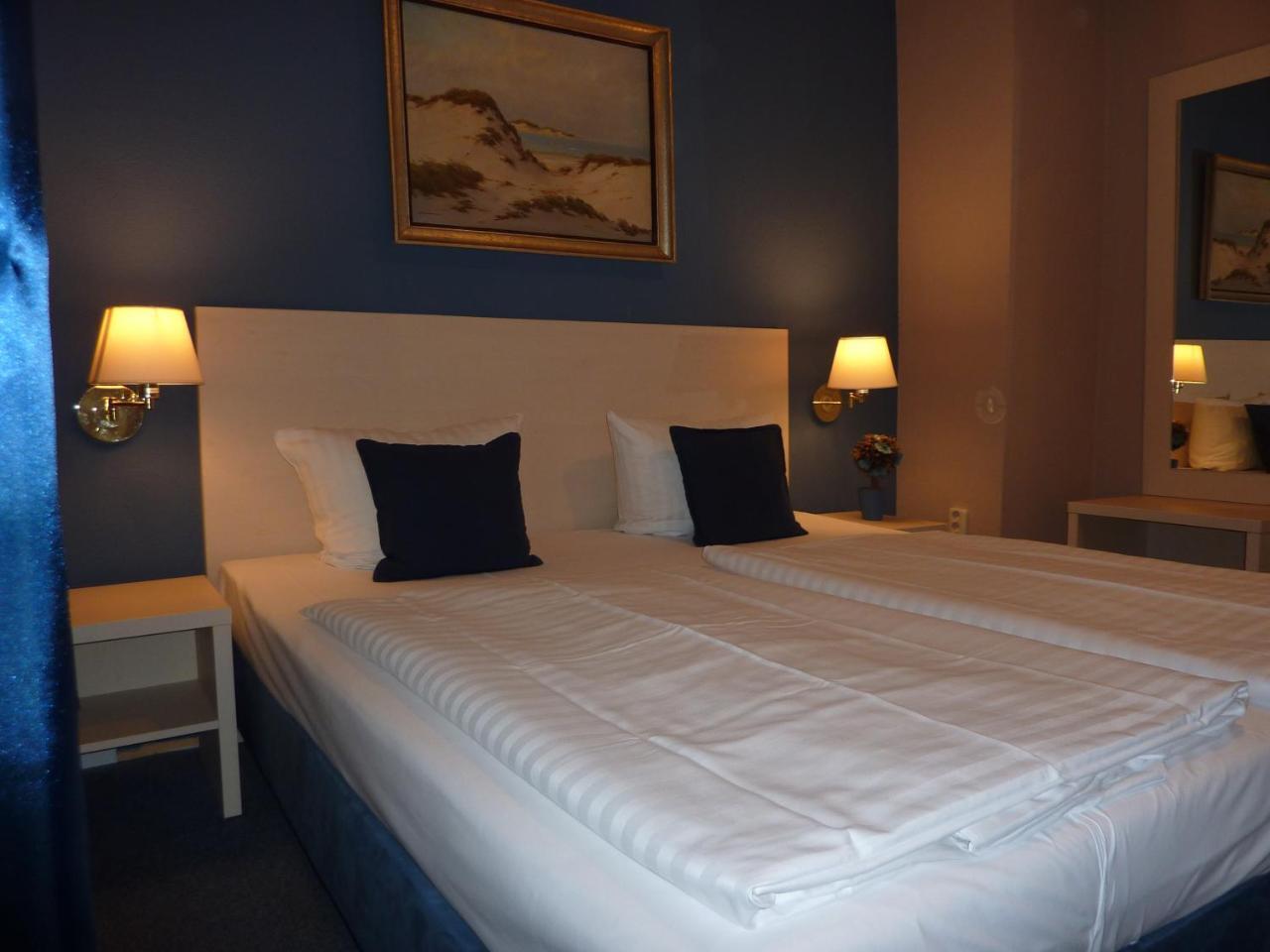 Hotel Pelikan Китцинген Экстерьер фото